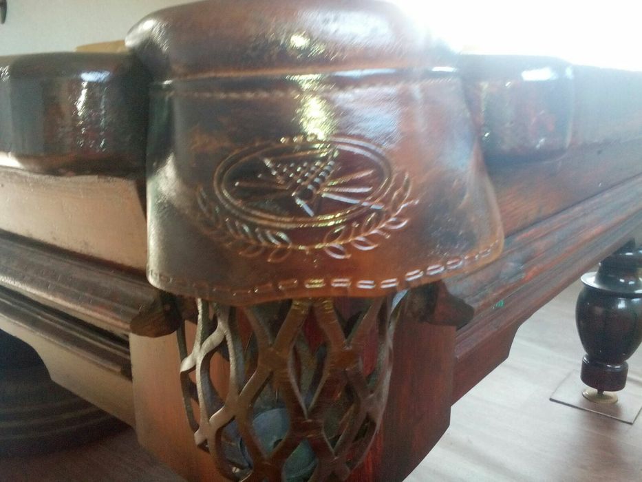 Продам Бильярдный стол 10 футов в отличном состоянии