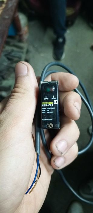 OMRON E3S-CL1 Brown: 10to30VDC Blue : OV Black: OUTPUT
MADE IN JAPAN
