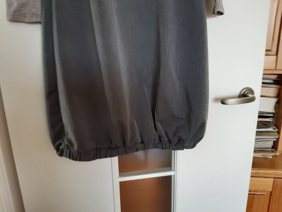 Sukienka w odcieniach szarości