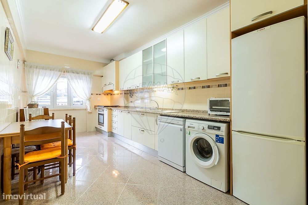 Apartamento T2 para venda — Alverca Do Ribatejo E Sobralinho, Lisboa