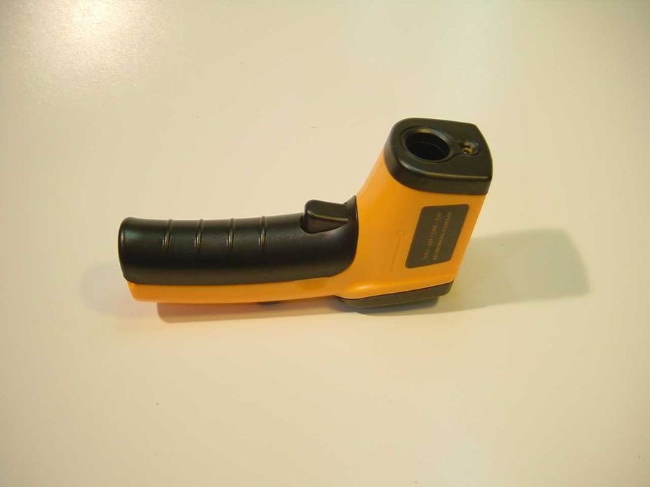 Digital IR Thermometer with Laser Pointer64284527316739122