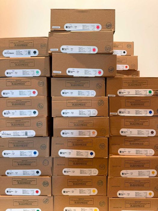 Filamentos BAMBU LAB: Temos várias cores a pronta entrega, A partir de 13,00€ (refil) e com spool 15:00€