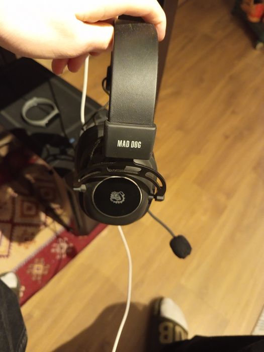 Komputer + słuchawki myszka klawiatura i podkładka