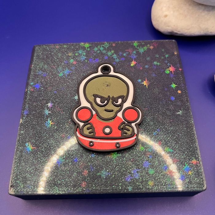 Brelok 3D - Zielony kosmita z gry Air Challenge + kod bonusowy do gry