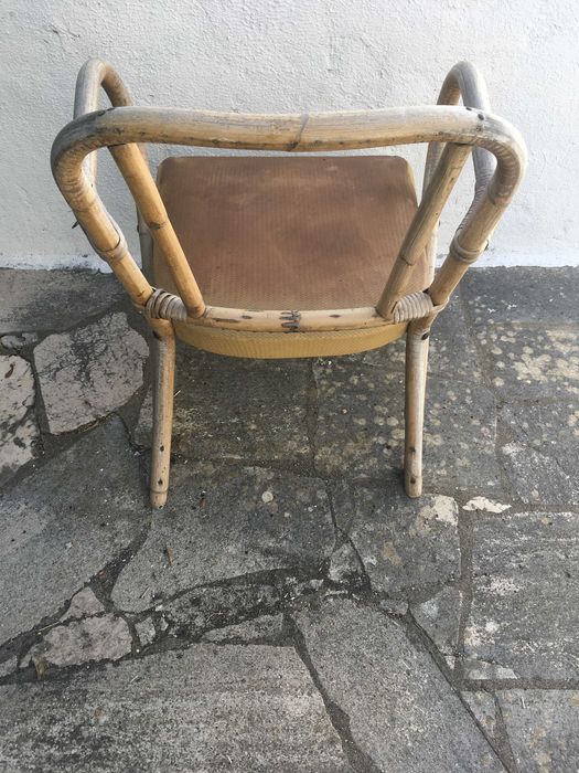 Cadeira de Bambu e par de  taças em latão