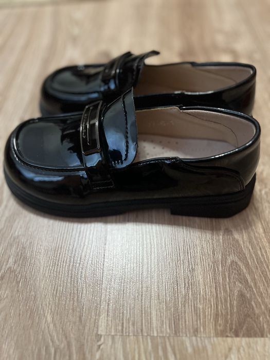 Продам туфлі лофери