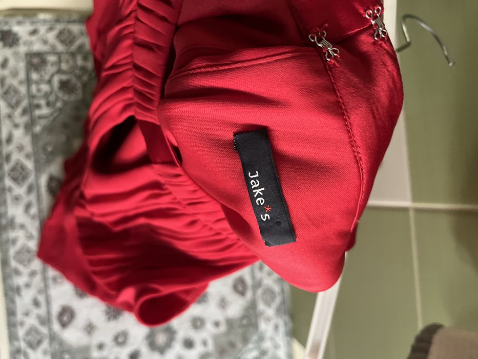 Elegencka sukienka koktailowa