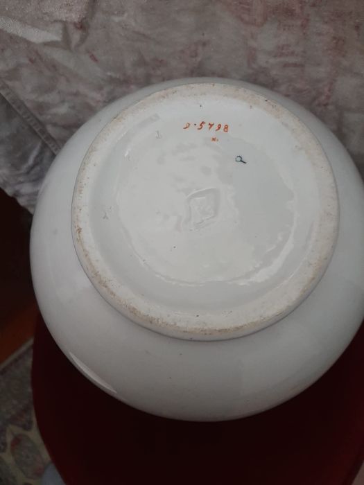 Jarro e Bacia em louça para lavatório. Conforme fotos.