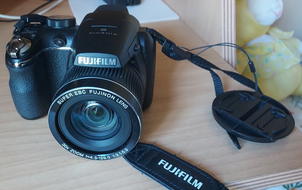 Maquina Fotográfica Fujifilm FINEPIX S 4000