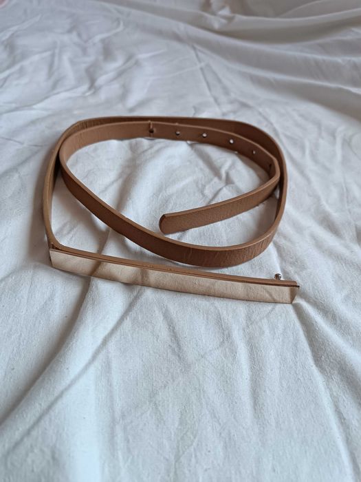 Pasek z ozdobną sprzączką Carry