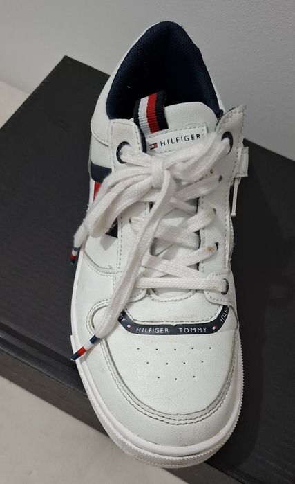 Tommy  Hilfiger 35