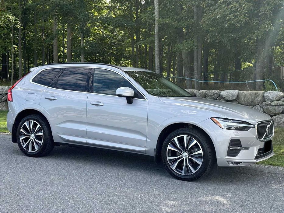 Volvo XC60 B5 Momentum      2022