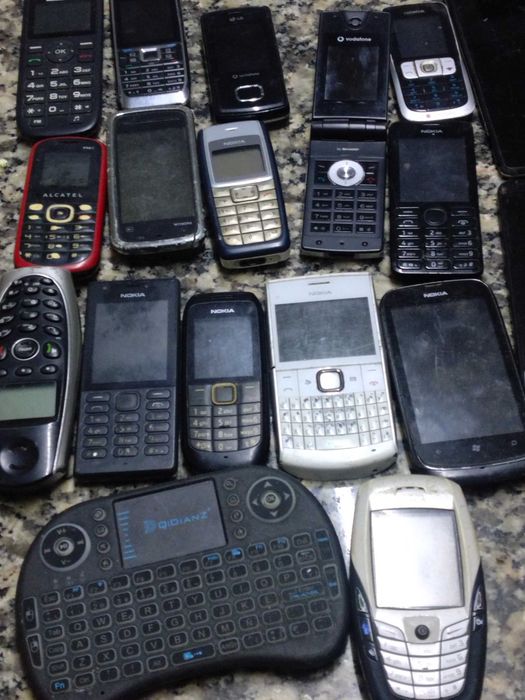 Telemóveis e eletrônicos para peças ou reparação
