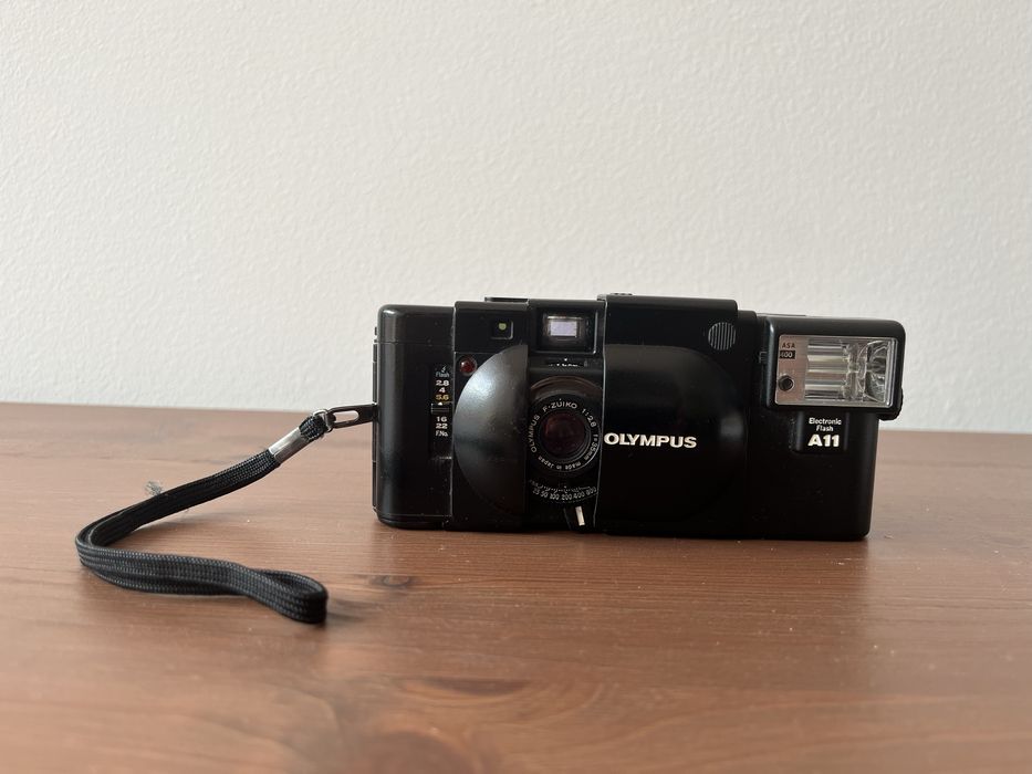 Olympus XA + Flash
