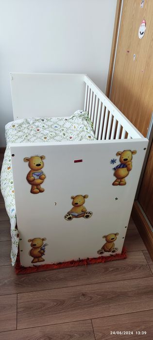 Berço IKEA e colchão Zippy