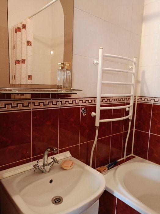 Здам в Центрі Вінниці біля міськради 2 кімнатну, є зона для барбекю і