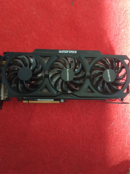 AMD  Radeon Gráfica R9 280 3gb