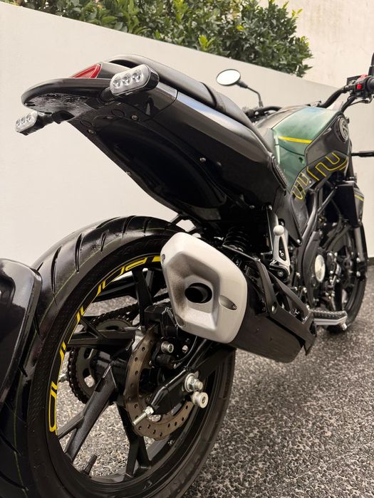 Benelli leoncino 125 como nova