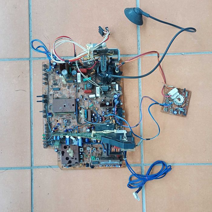 Płytka z elektroniką, części elektroniczne