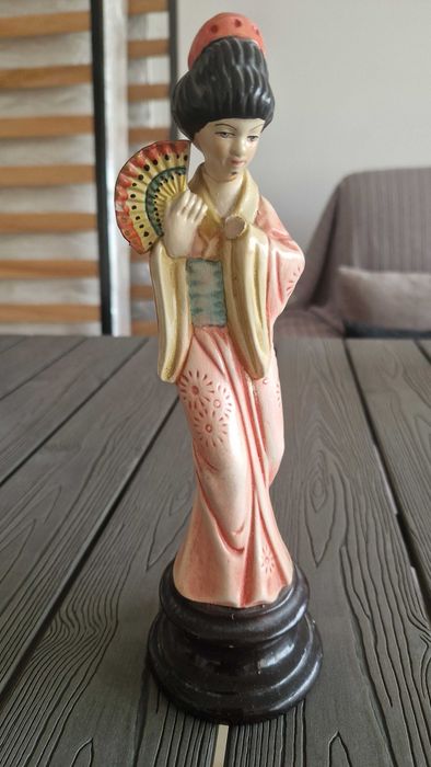 Estatueta vintage - boneca chinesa