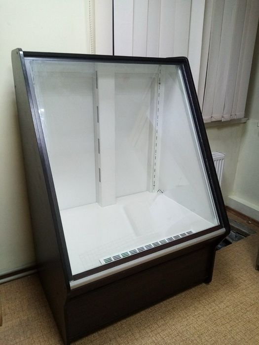 Витрина холодильник б/у как новая шкаф вітрина Умка