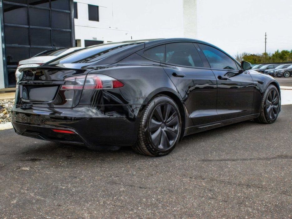 Tesla Model S      2022