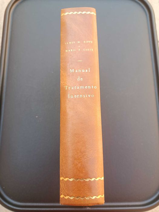 Livro "Manual de Tratamento Intensivo", de James M. Rippe e Marie E. Csete