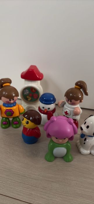 Bonecos da marca Toto.