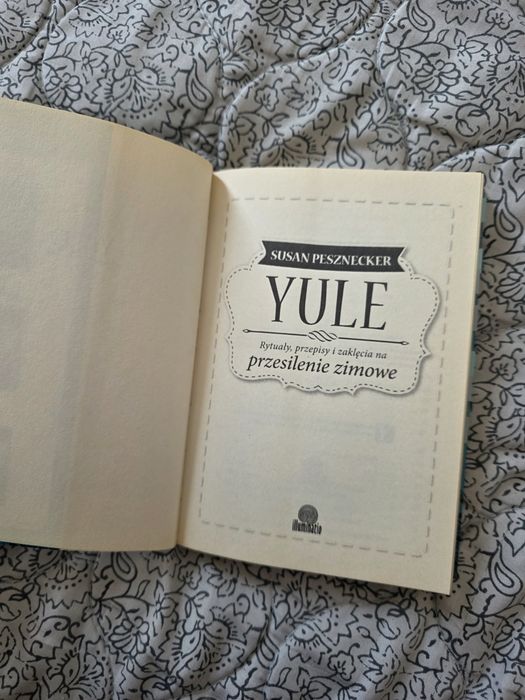 Książka Yule - Susan Pesznecker