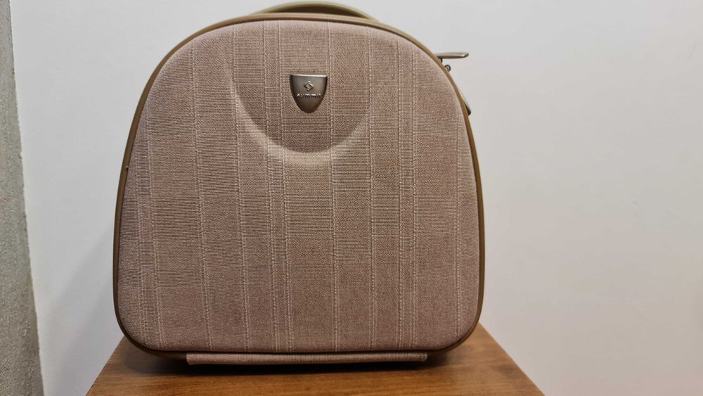 Kuferek Kosmetyczka Summit