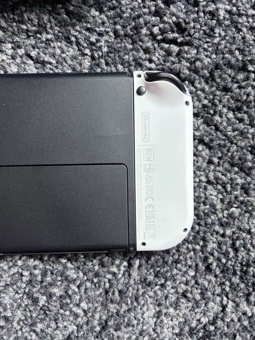 Consola Nintendo Switch Oled + 2 Jogos