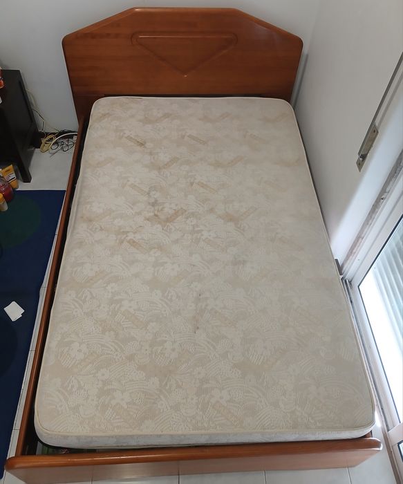 Cama Semi-Casal/Colchão + Cama
