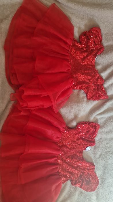 Vestidos vermelhos de festa para bebé – gémeas