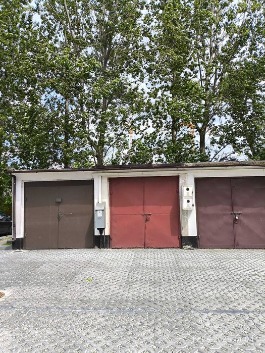 Sprzedam garaż murowany przy ATAL Francuska, duży z kanałem!