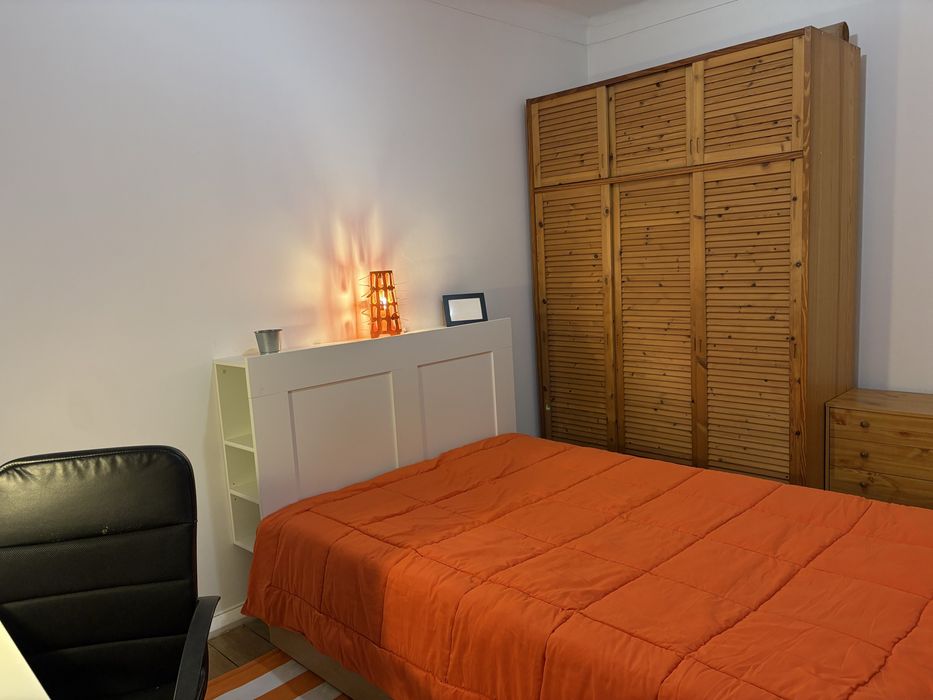 Quarto Individual para Estudante em Alvalade - Lisbon | Metro 5 min | Despesas Incluídas