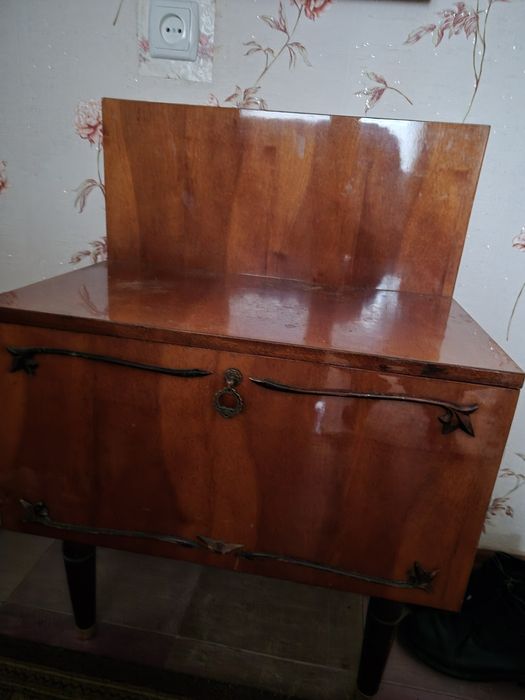 Продам    меблі.