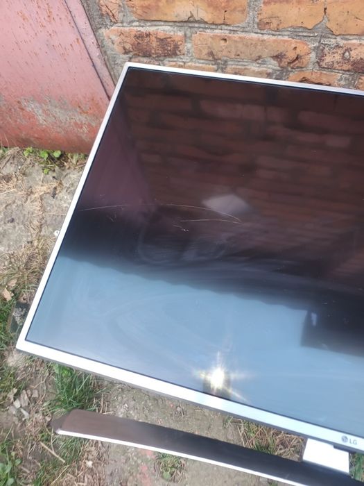 Телевизор LG 43.