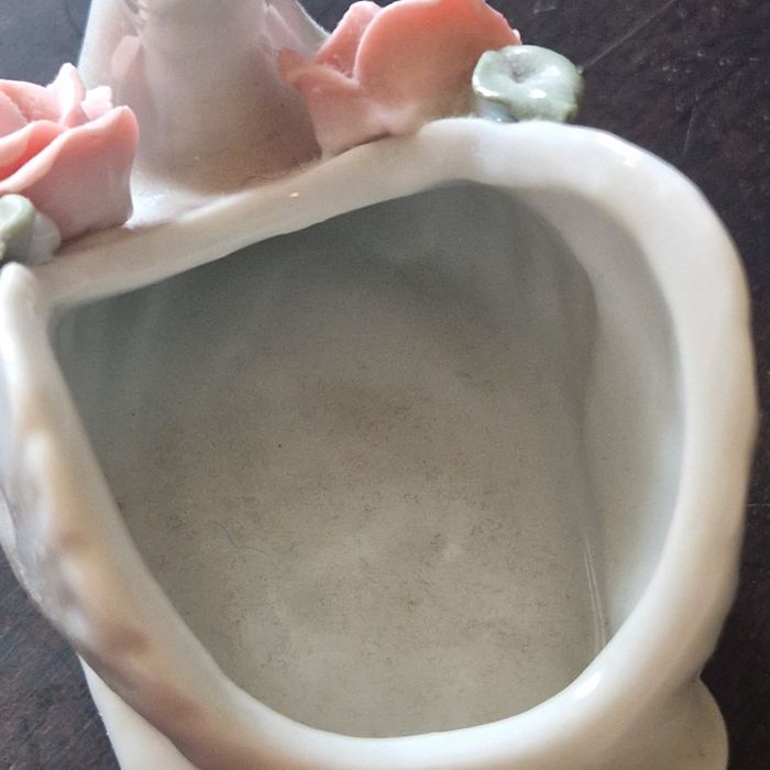 Porcelanowy łabędź koszyczek