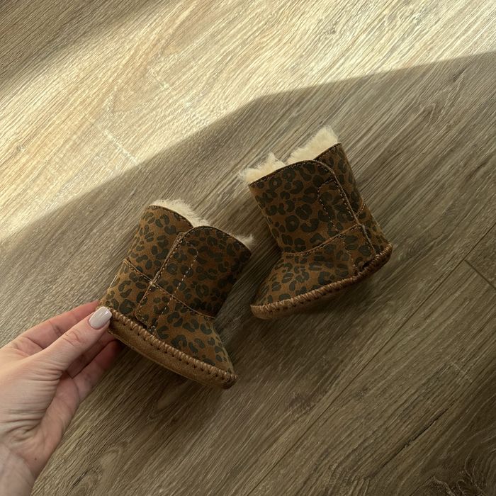 Уггі ugg оригінал ,капці на дівчинку в леопардовому принті нові