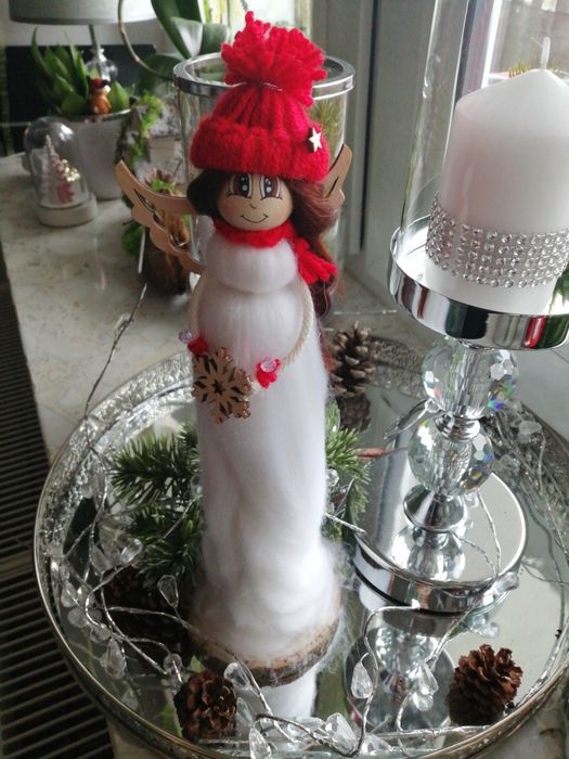 Anioł stojący,figurka, rzeźba,upominek, prezent