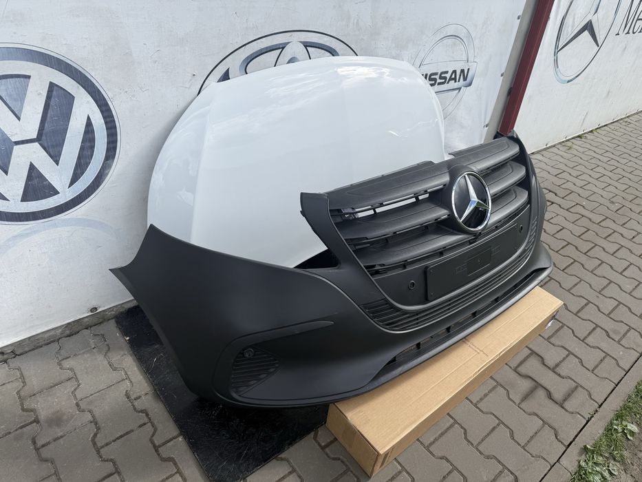 Бампер (решітка) капот Віто 447 Метріс Vito Metris W447 розборка