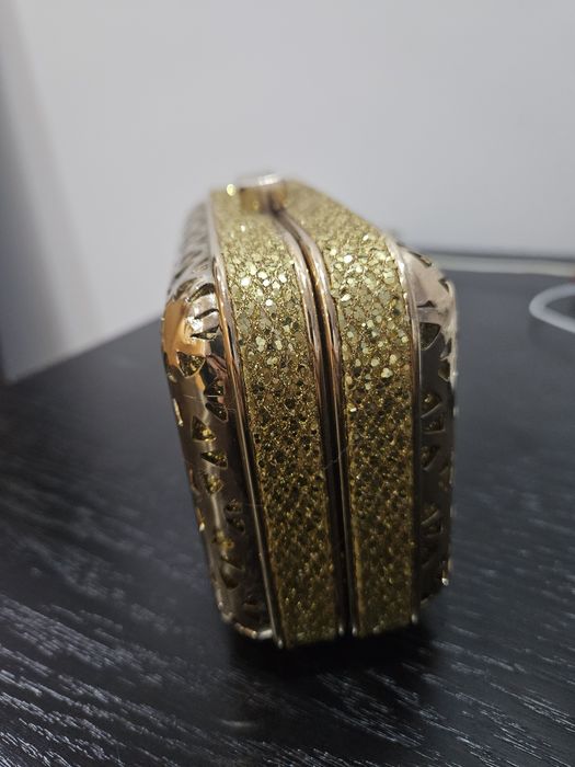 Bolsa/ Clutch de cerimónia dourada