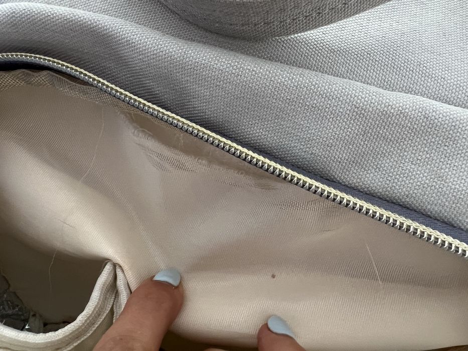 Mochila de maternidade cinza