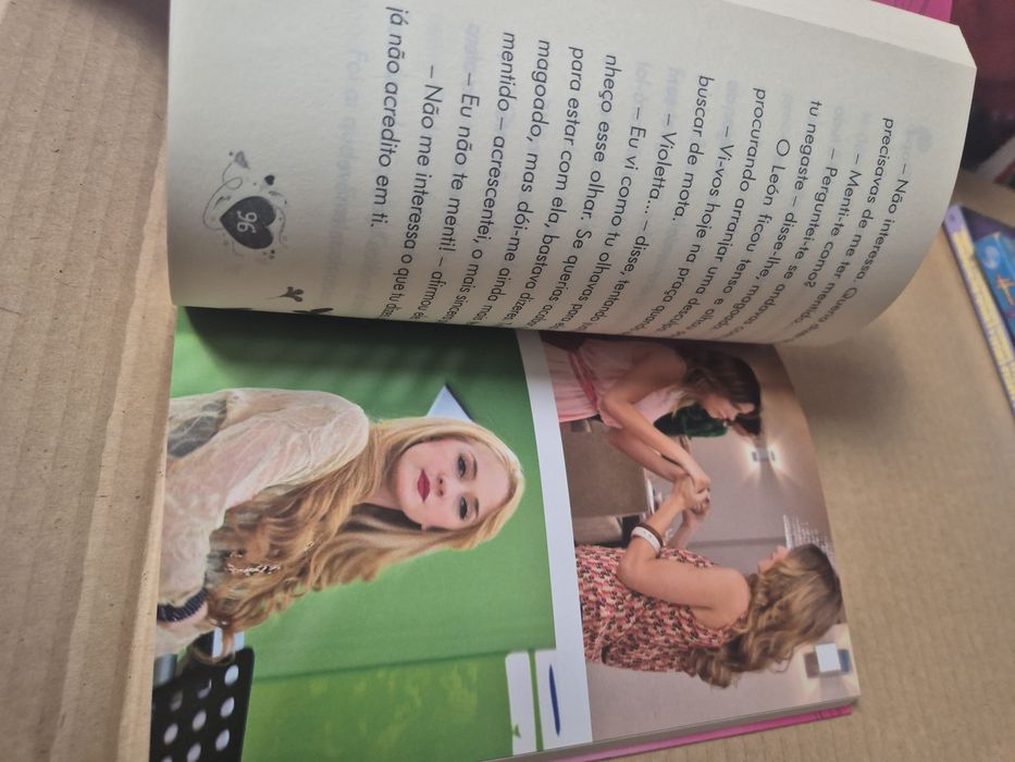 Livro " Violetta - Tudo para cantar"