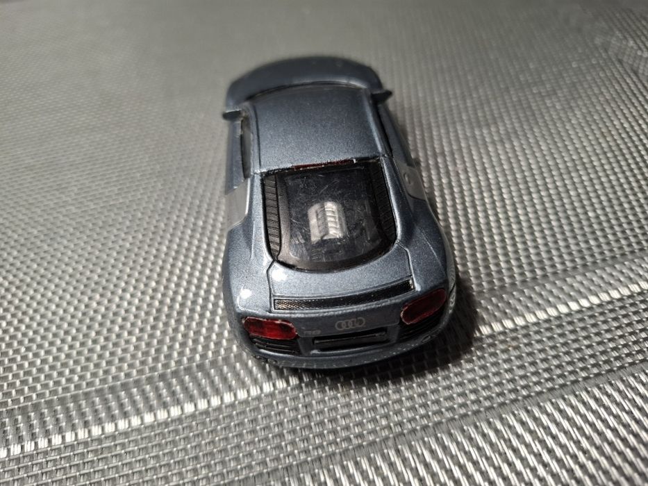 Bburago audi r8 model samochodu