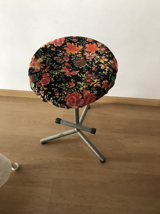 Banco para tocar viola