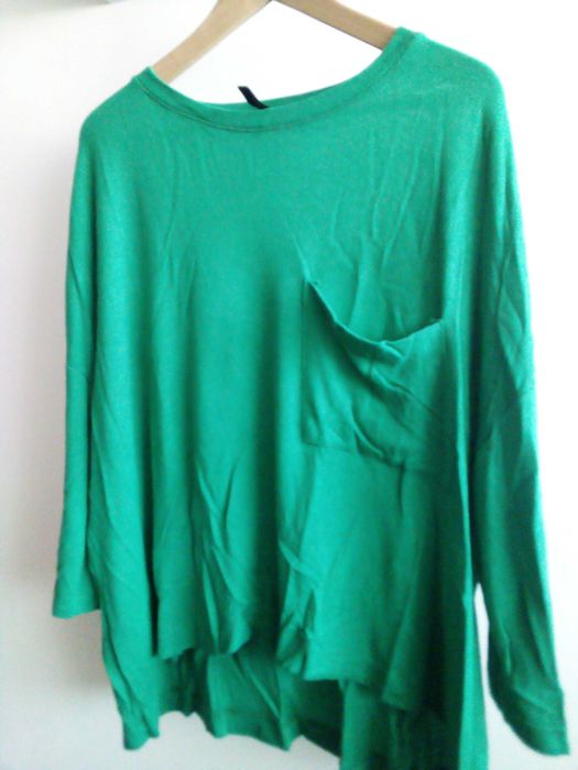 Camisola verde com bolso