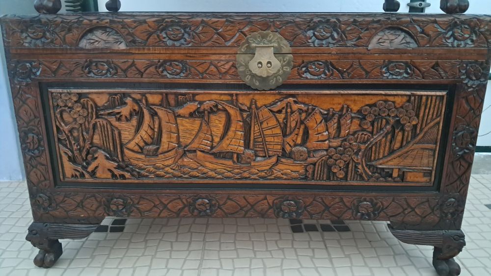 Conjunto de baus em cânfora