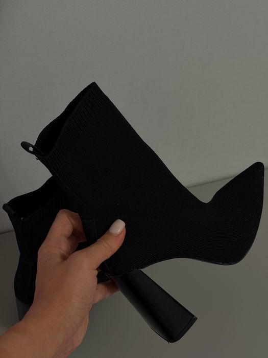 Чобітки чорні zara 36