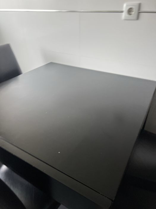 Mesa e 4 cadeiras lacado em preto